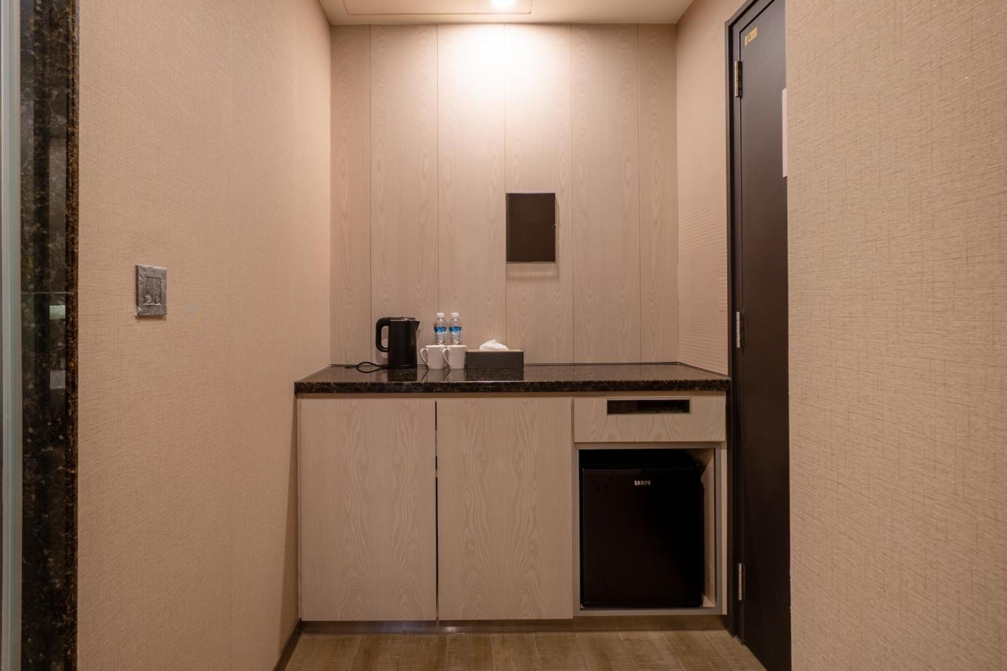 Guide Hotel Taichung Ziyou Dış mekan fotoğraf