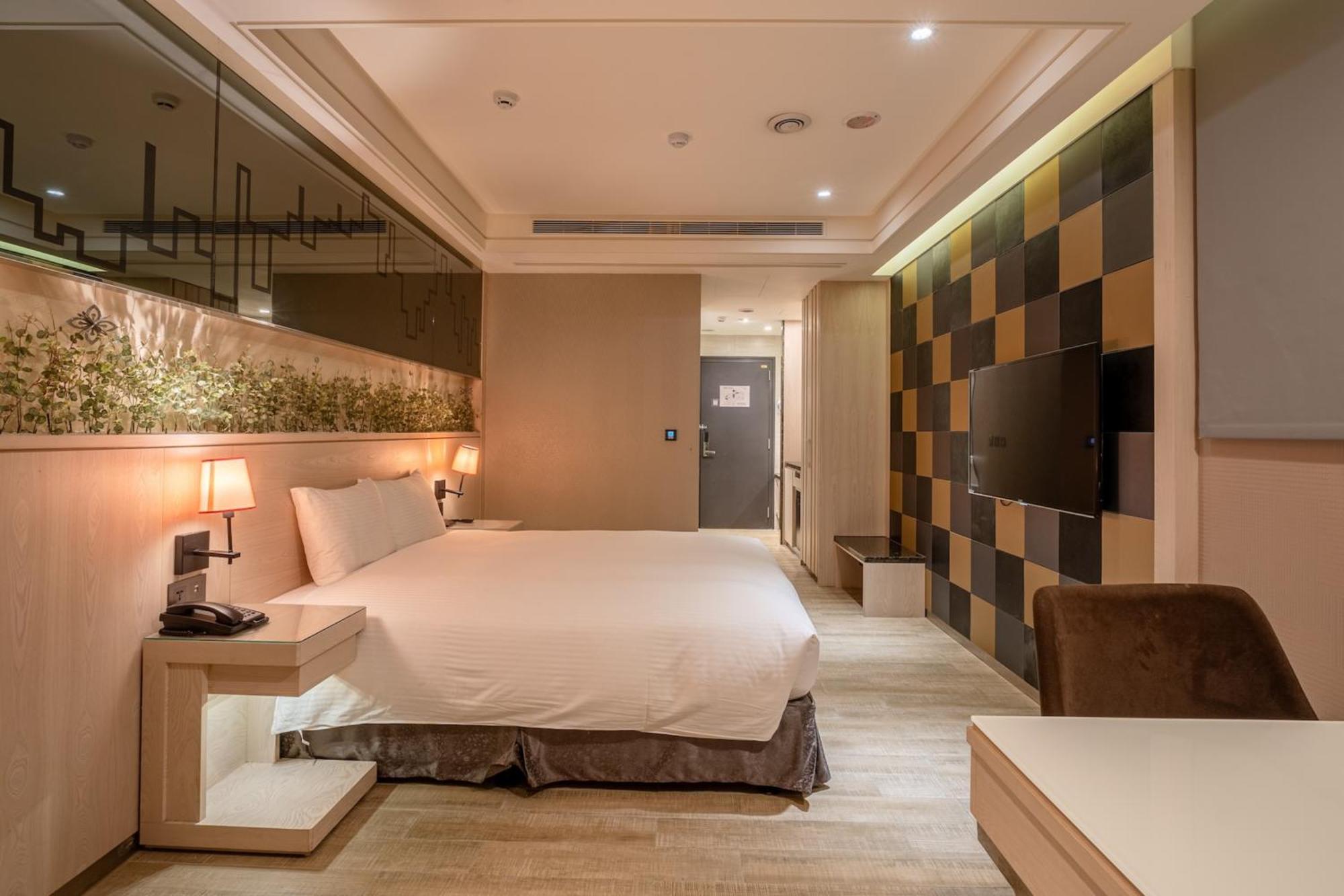 Guide Hotel Taichung Ziyou Dış mekan fotoğraf