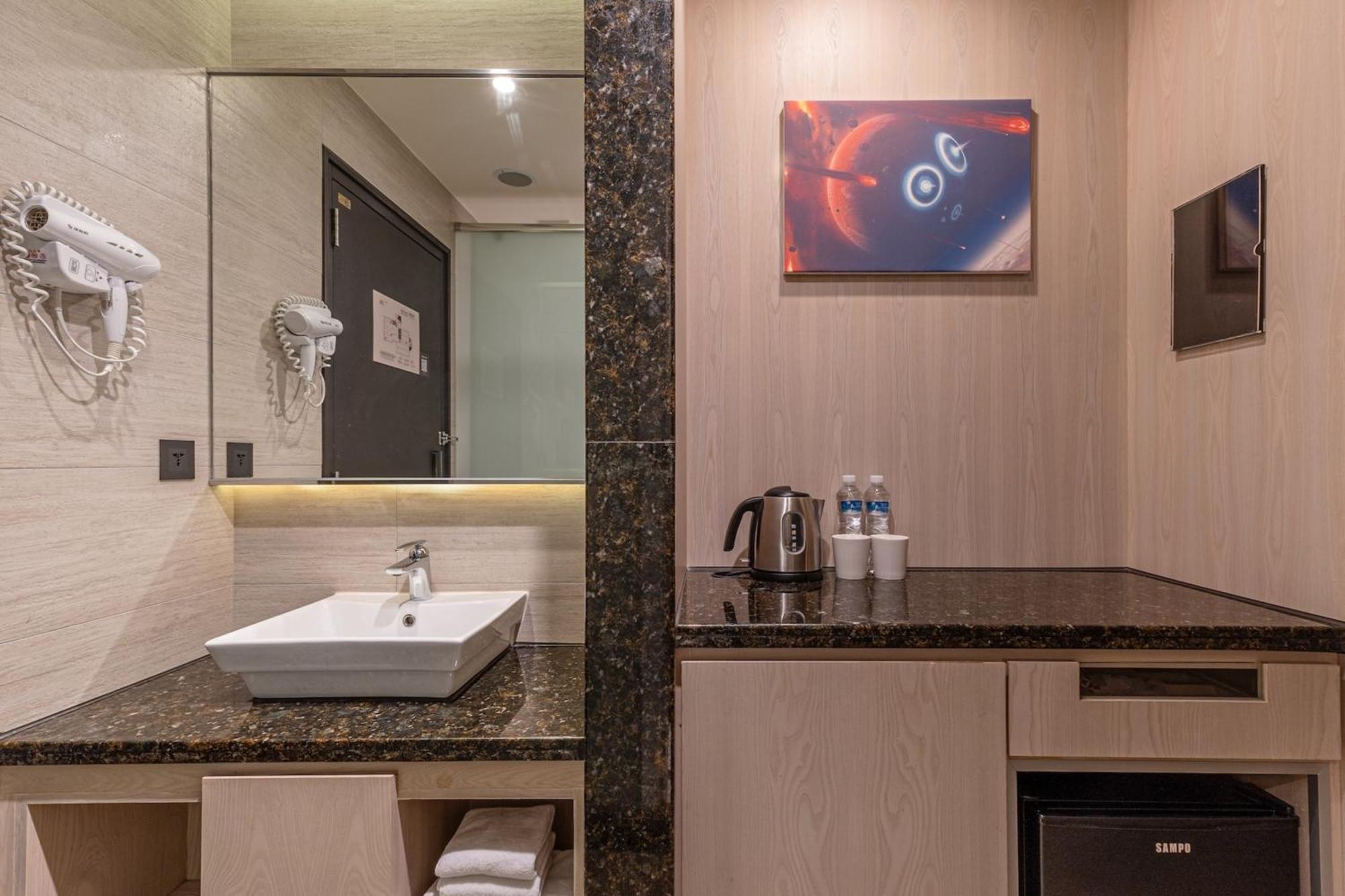 Guide Hotel Taichung Ziyou Dış mekan fotoğraf