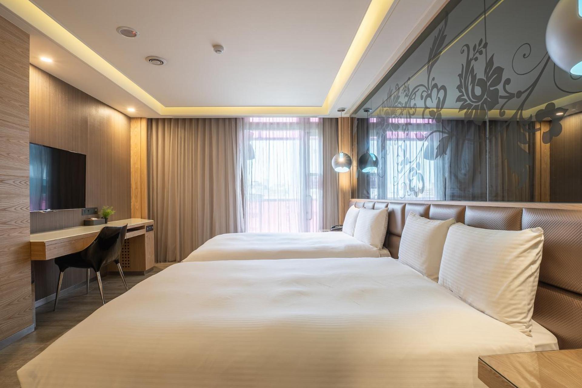 Guide Hotel Taichung Ziyou Dış mekan fotoğraf