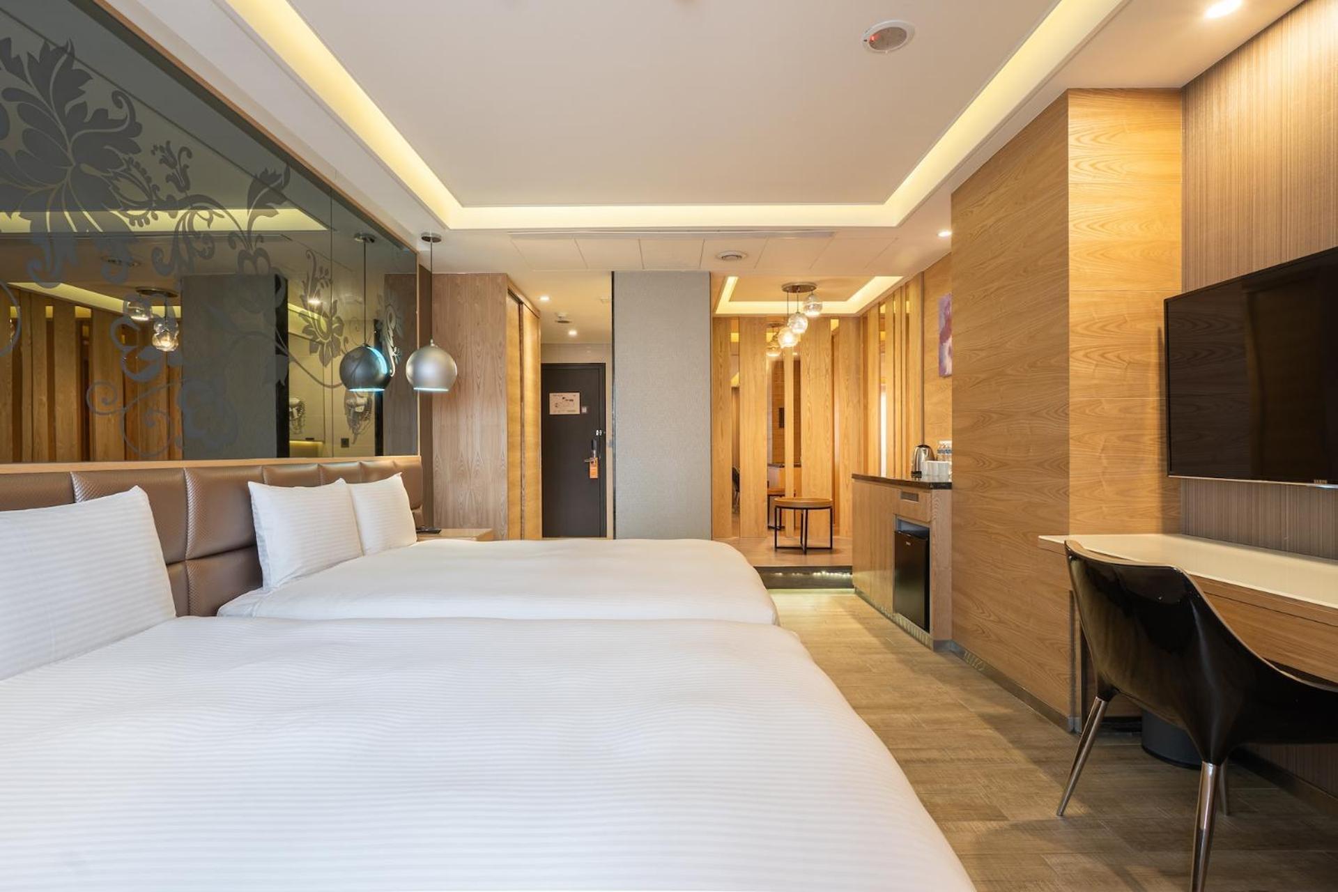 Guide Hotel Taichung Ziyou Dış mekan fotoğraf