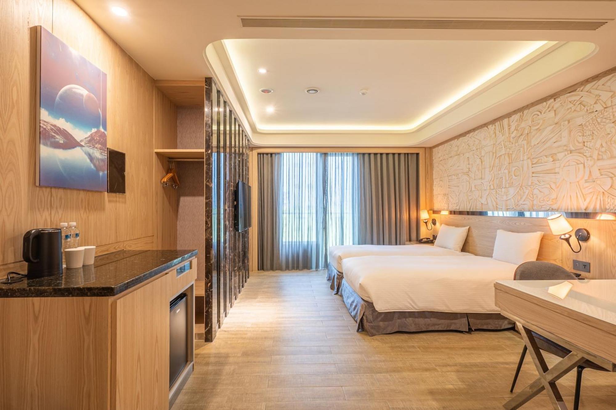 Guide Hotel Taichung Ziyou Dış mekan fotoğraf