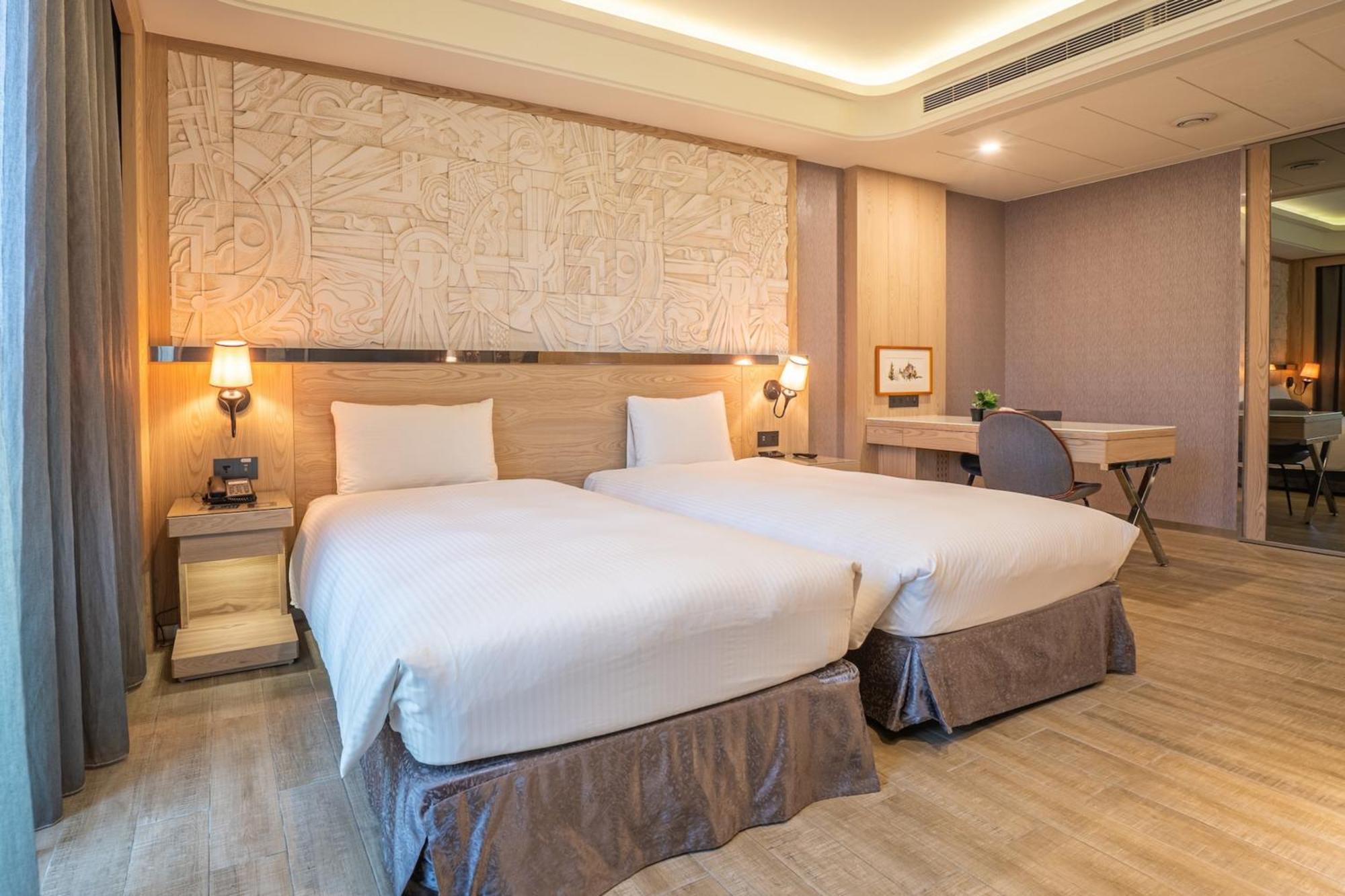 Guide Hotel Taichung Ziyou Dış mekan fotoğraf