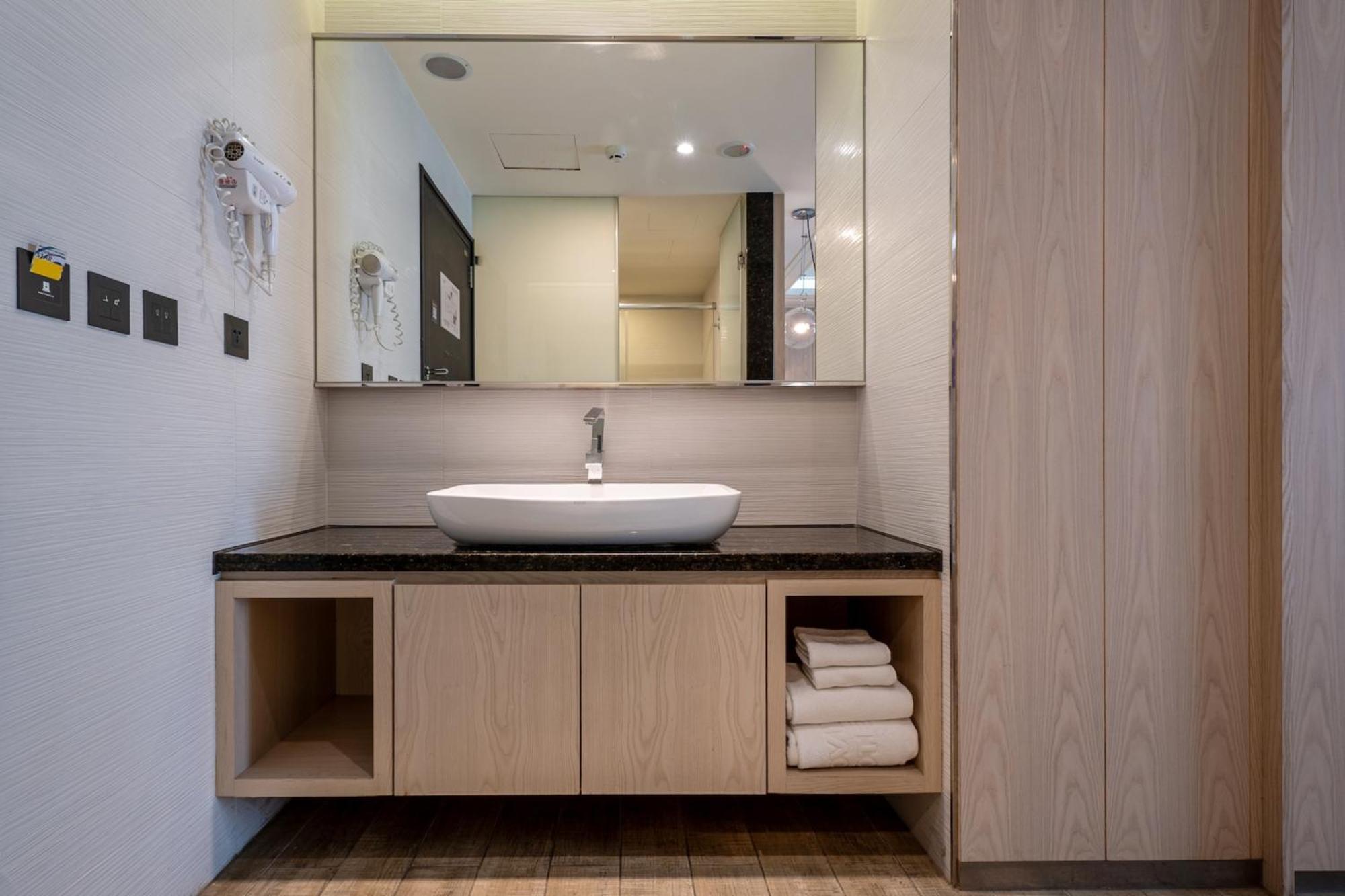 Guide Hotel Taichung Ziyou Dış mekan fotoğraf