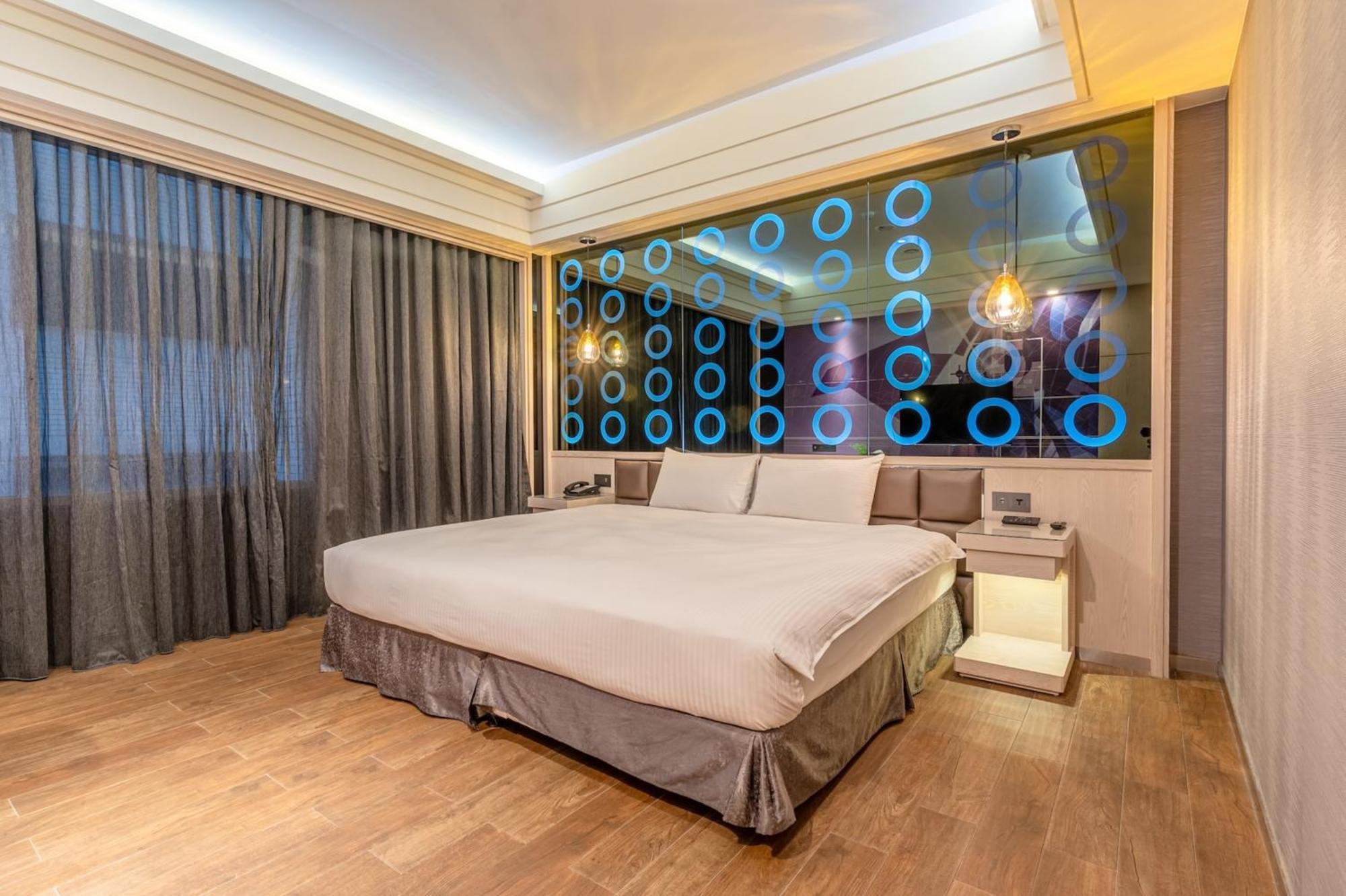 Guide Hotel Taichung Ziyou Dış mekan fotoğraf