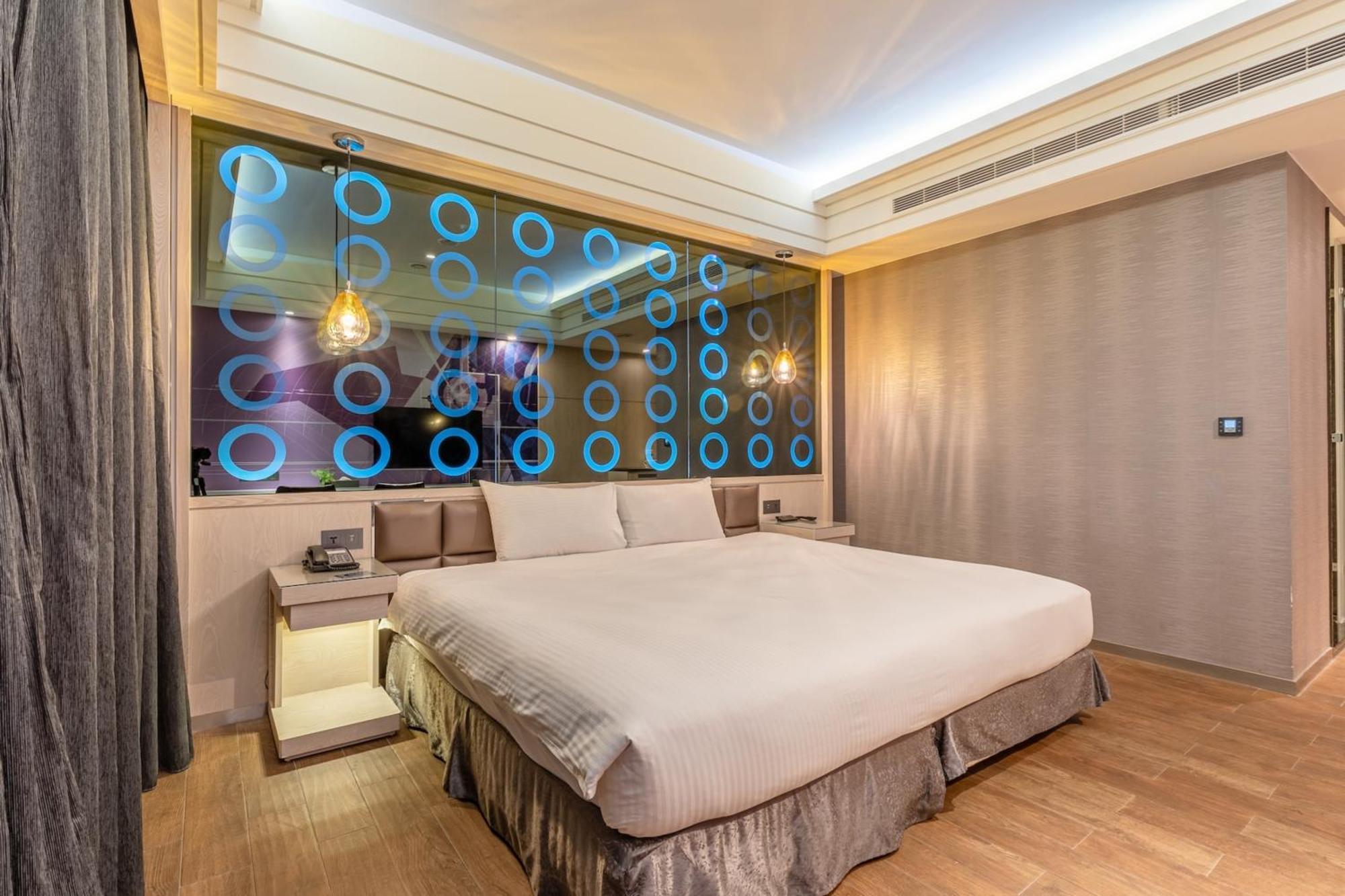 Guide Hotel Taichung Ziyou Dış mekan fotoğraf