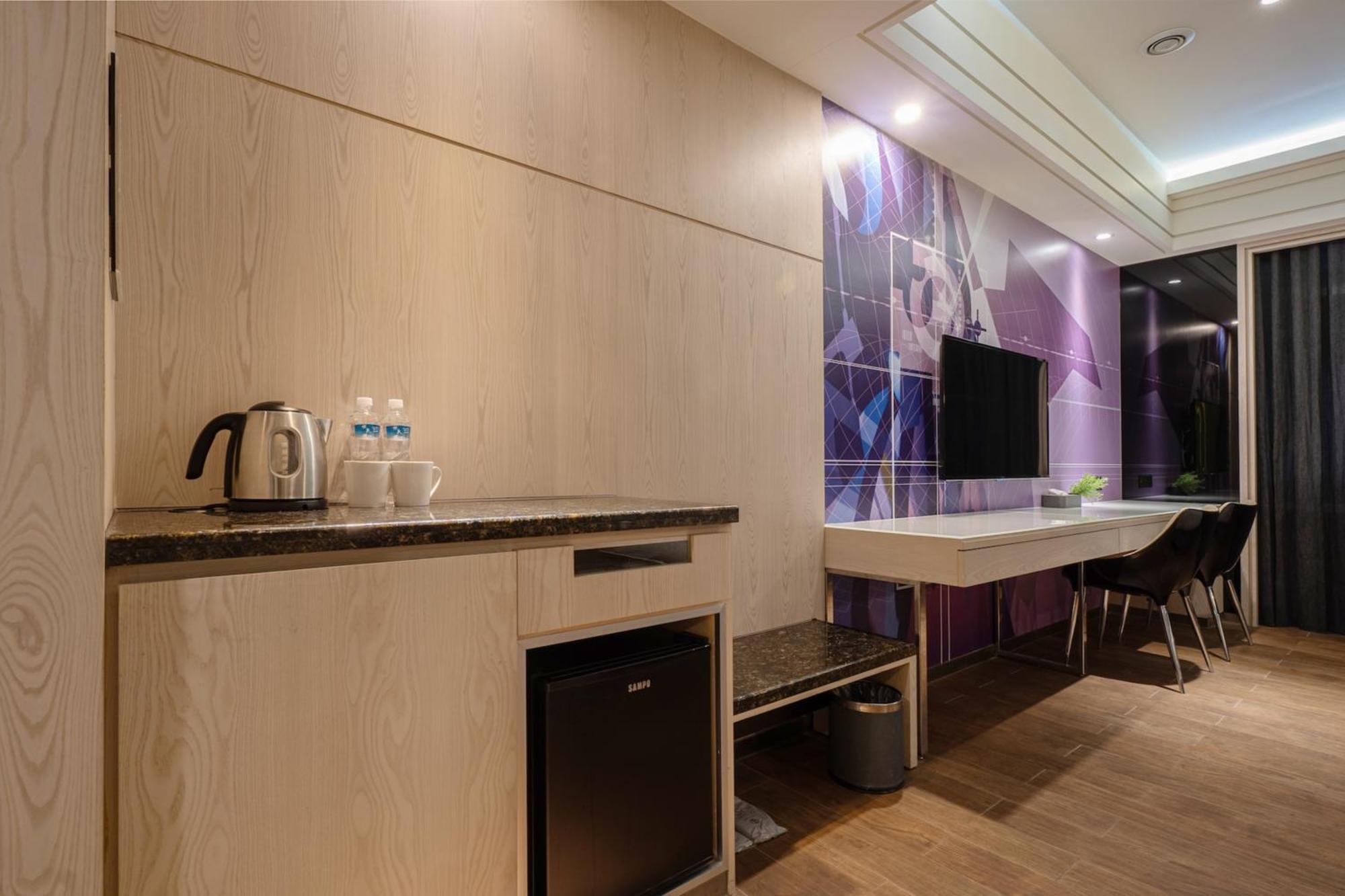 Guide Hotel Taichung Ziyou Dış mekan fotoğraf