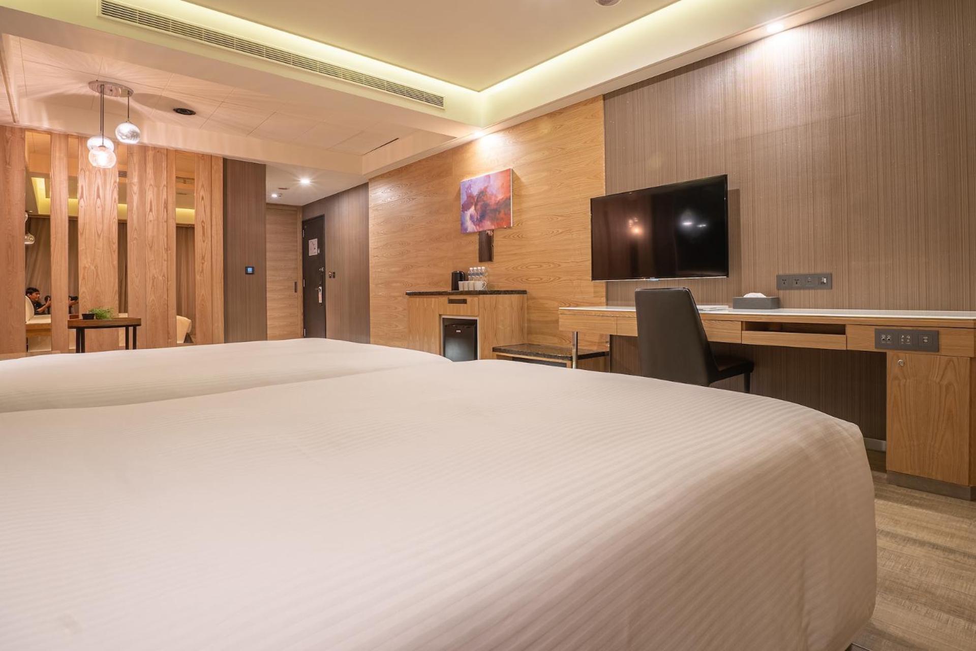 Guide Hotel Taichung Ziyou Dış mekan fotoğraf