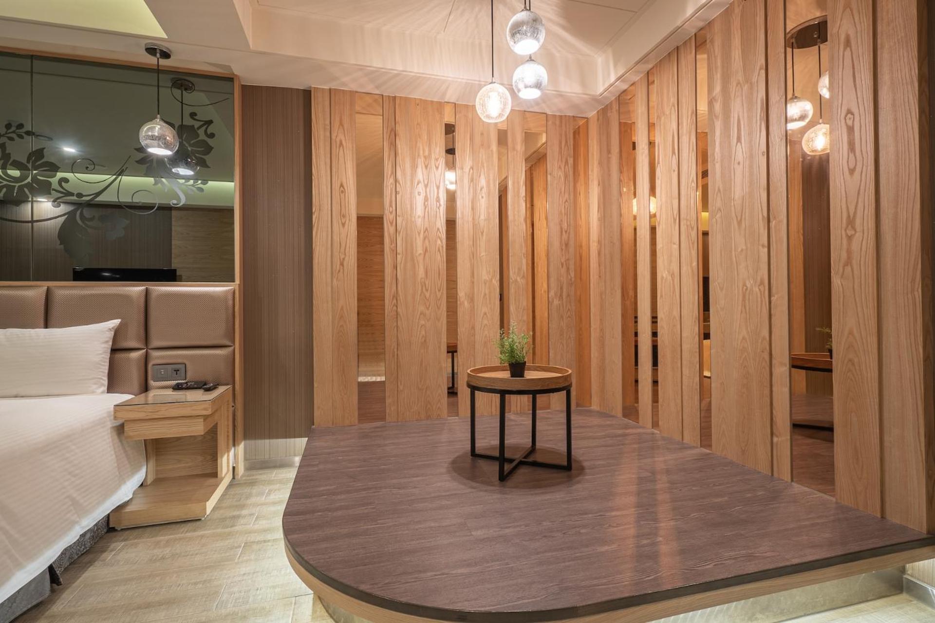 Guide Hotel Taichung Ziyou Dış mekan fotoğraf